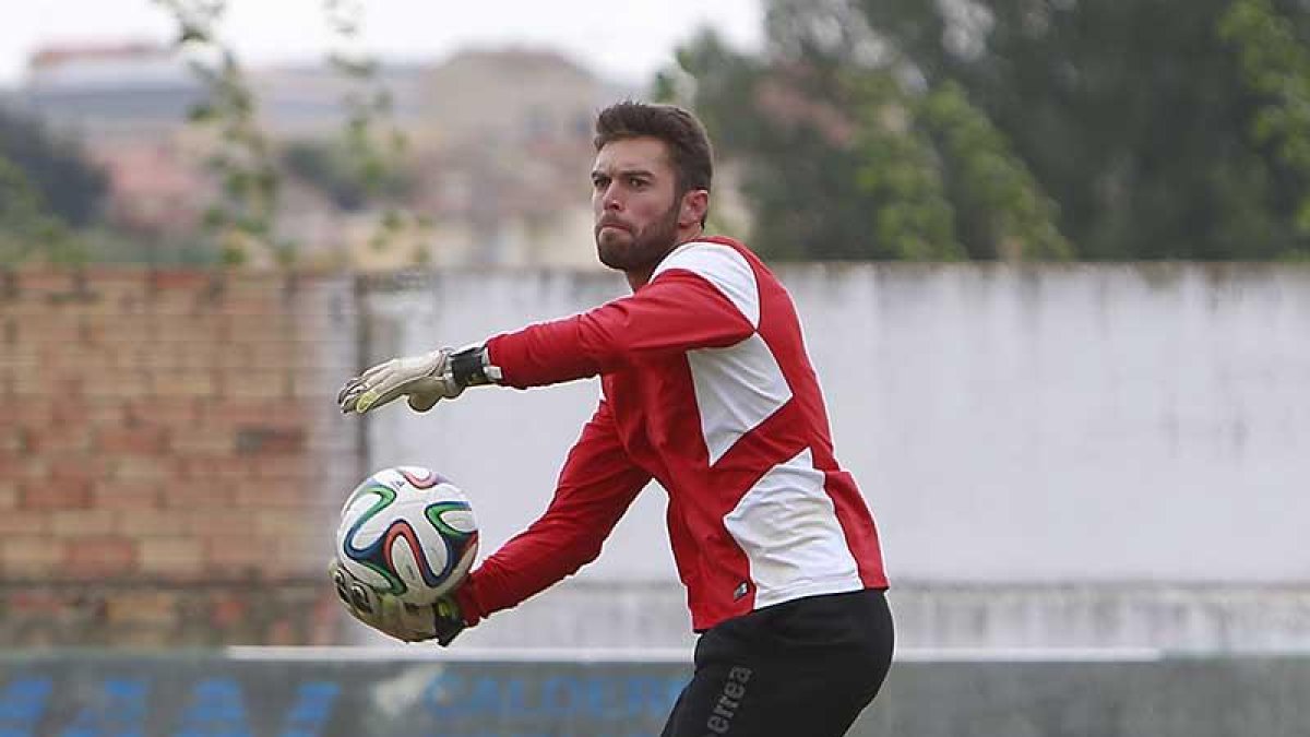 Toni Lechuga durante un entrenamiento en Tardajos.-RAÚL G. OCHOA