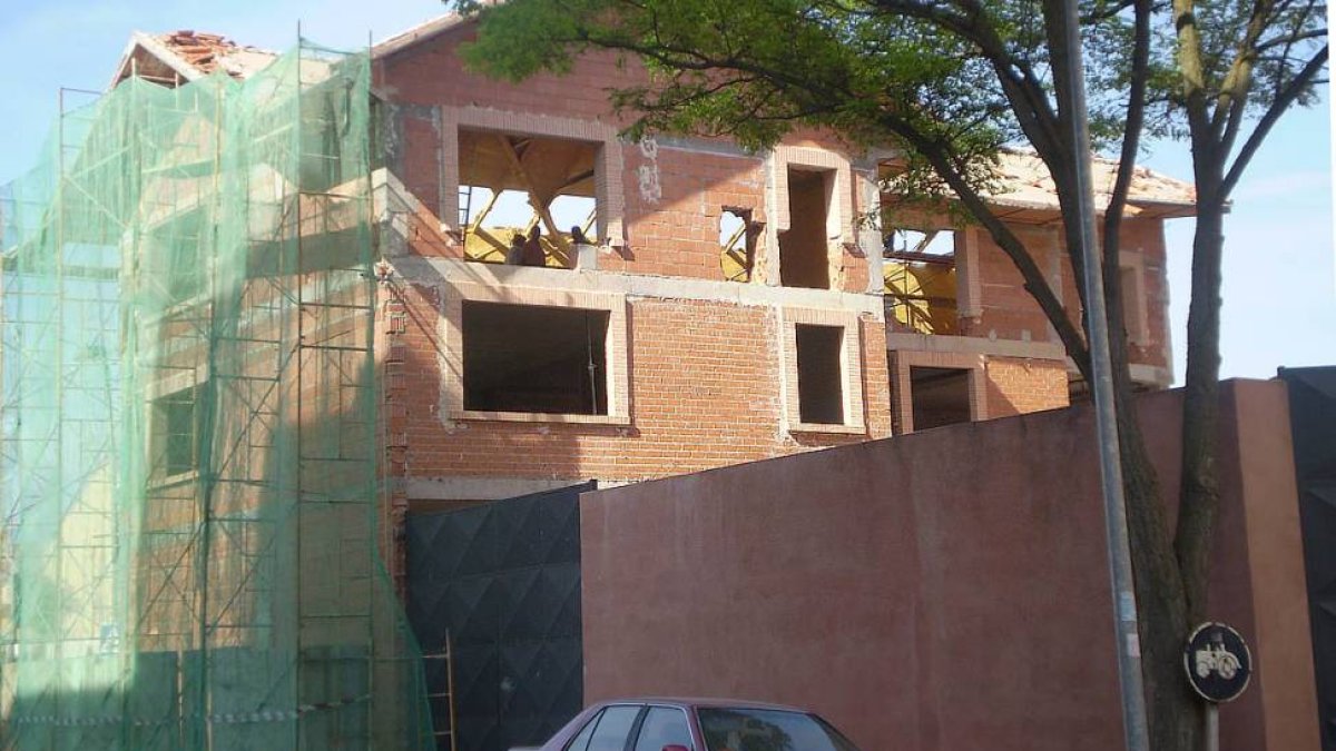 La casa del guardés se encuentra junto a la plaza de toros arandina-L. V.