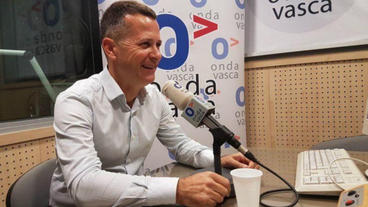 El senador Jokin Bildarratz afirma que no es suficiente con dejar de aplicar el 155 y emplaza a buscar una manera de que los catalanes se expresen.-ONDA VASCA (TWITTER)