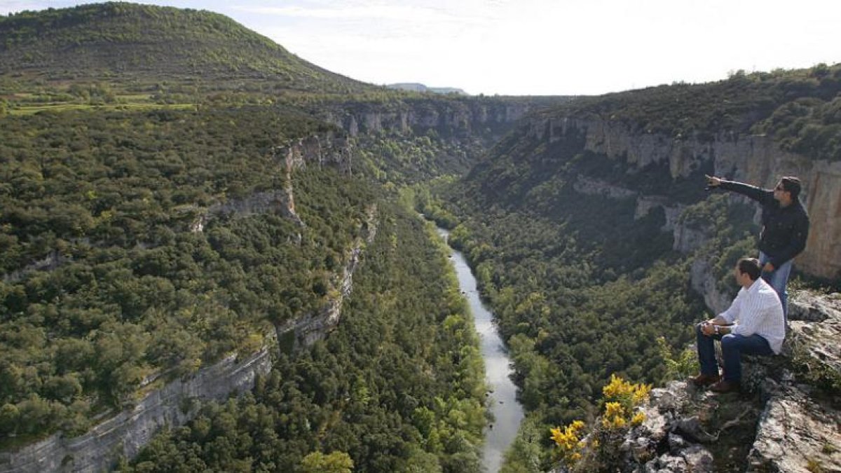 La vista del Cañón del Ebro, desde el Valle de Sedano, es simplemente espectacular.-ISRAEL L. MURILLO