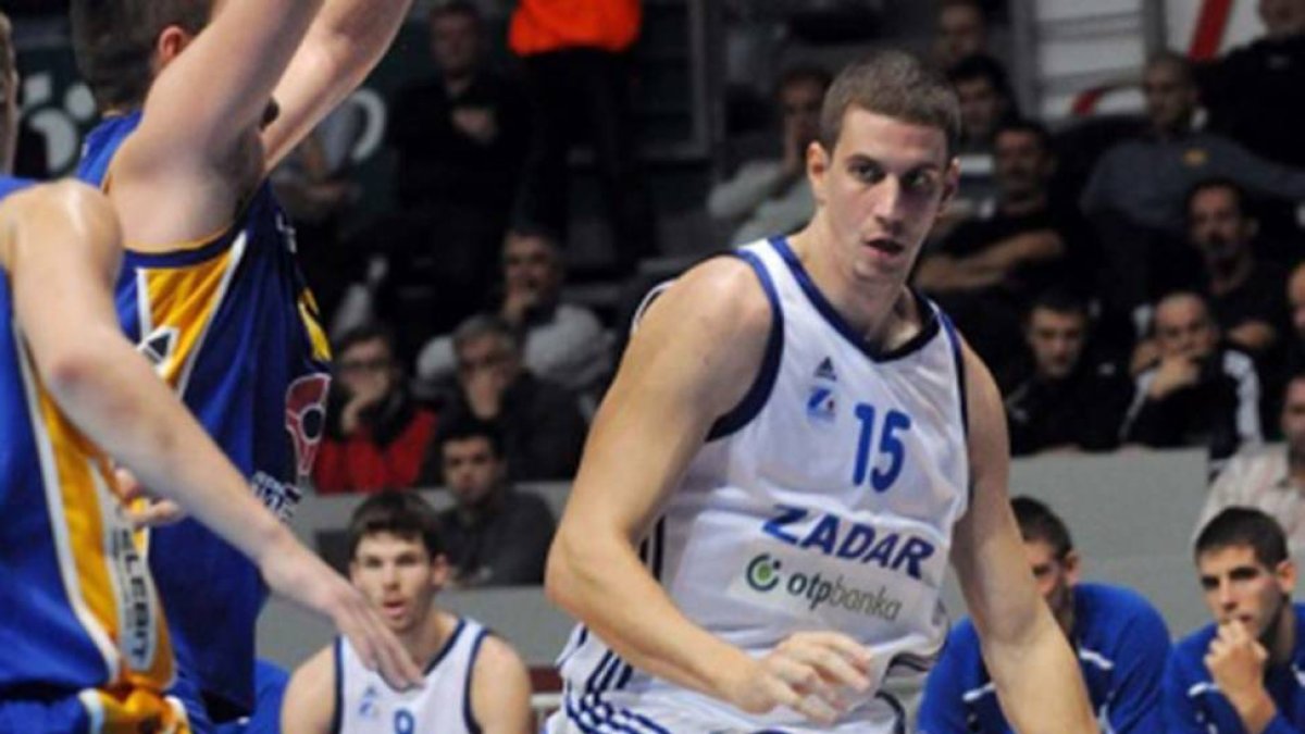 Filip Toncinic con la camiseta del KKZadar-ECB