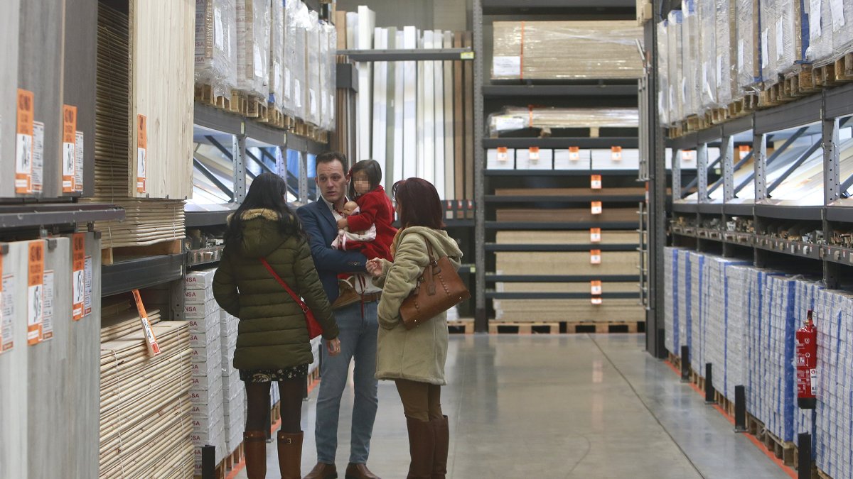 Los productos de bricolaje y menaje del hogar asi como muebles han tenido un buen comportamiento desde junio que compensaron el cierre del confinamiento. R.G.O.