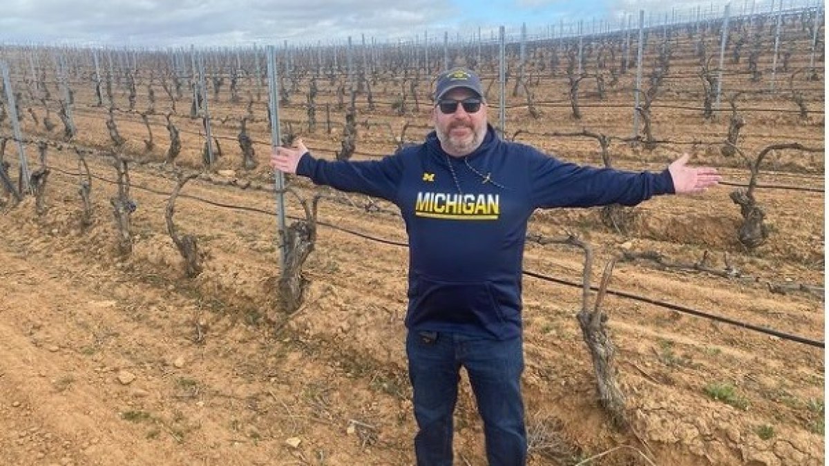 Larry Shy en uno de los viñedos de la Ribera del Duero.