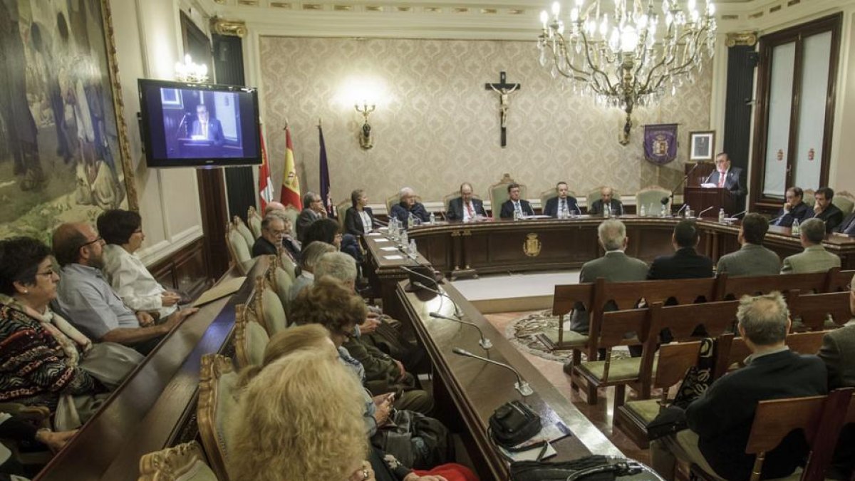 El salón de estrados de la Diputación volvió a acoger la inauguración del nuevo curso académico.-Santi Otero