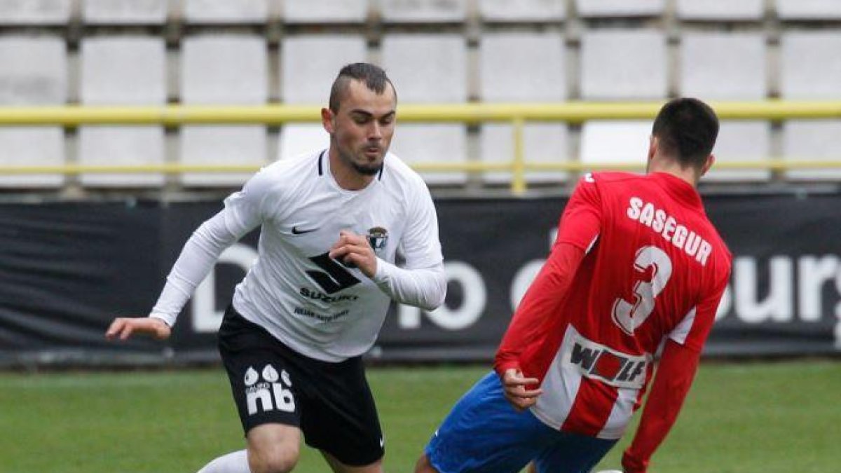 Jon Madrazo está ya recuperado de su lesión muscular.-SANTI OTERO