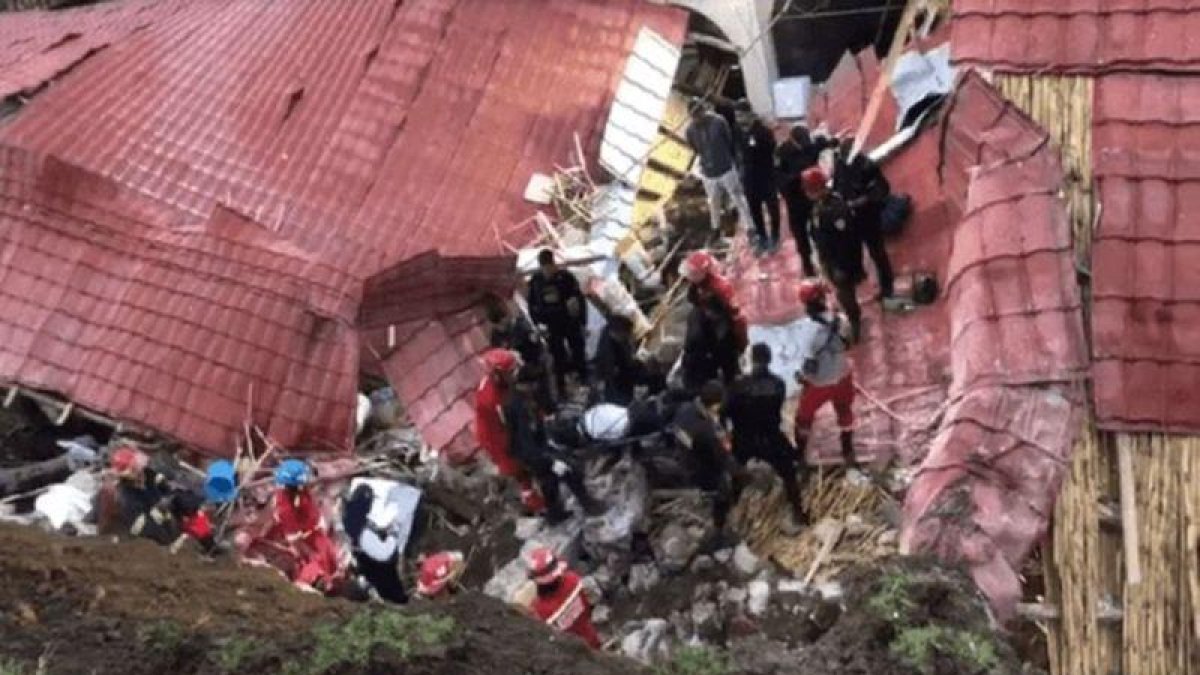 Lluvias intensas ocasionan el colapso del techo y una pared de un hotel en Perú.-RT