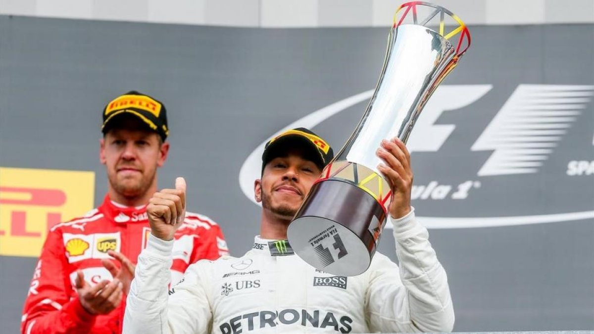 Hamilton celebra la victoria en Bélgica-EFE / STEPHANIE LECOCQ