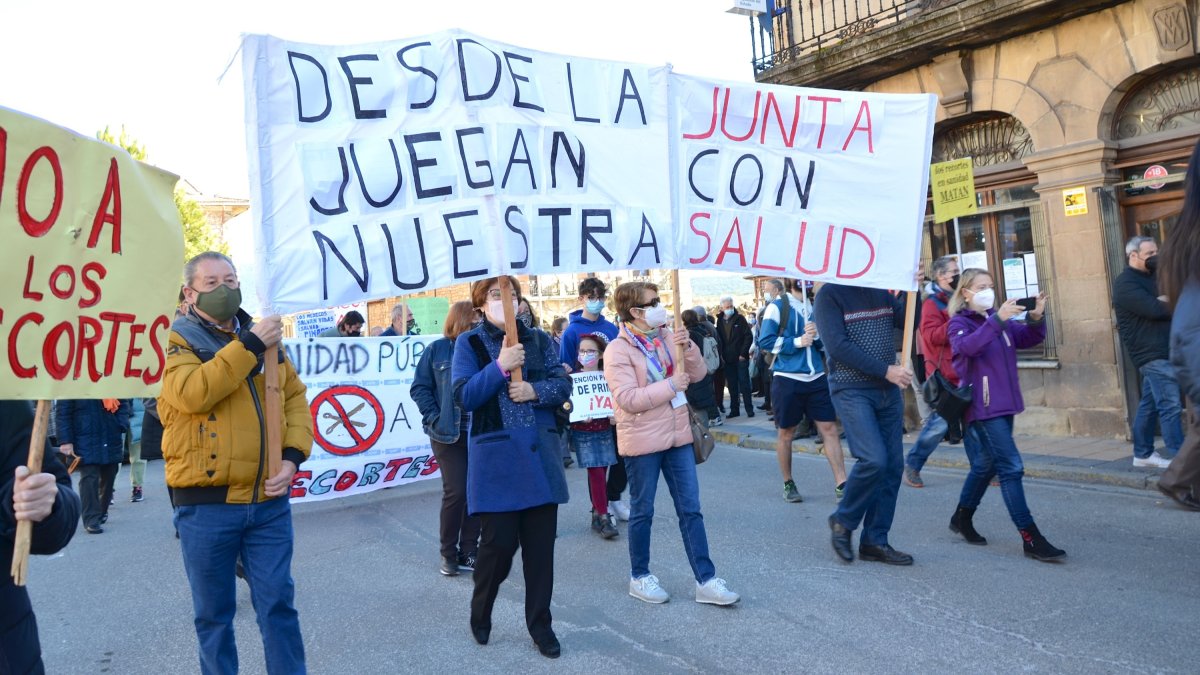Manifestación en Quintanar de la Sierra. R. FERNÁNDEZ