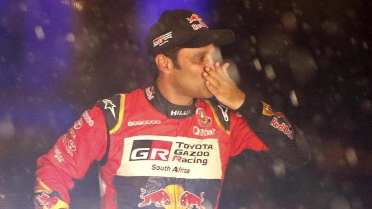 El campeón catarí Nasser Al.Attiyah, a su salida en Asunción.-EFE / ANDRÉS CRISALDO