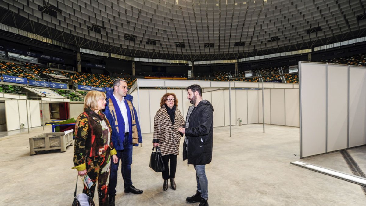 Durante la mañana de ayer se ultimaba la instalación de los diferentes stands en los que se ubicarán 71 establecimientos. ISRAEL L. MURILLO