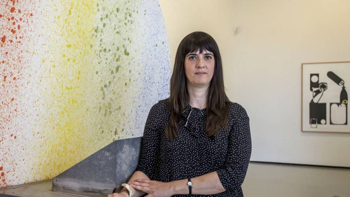 La bilbaína Abigail Lazkoz desafía a las dicotomías de la vida en su propuesta.-Santi Otero