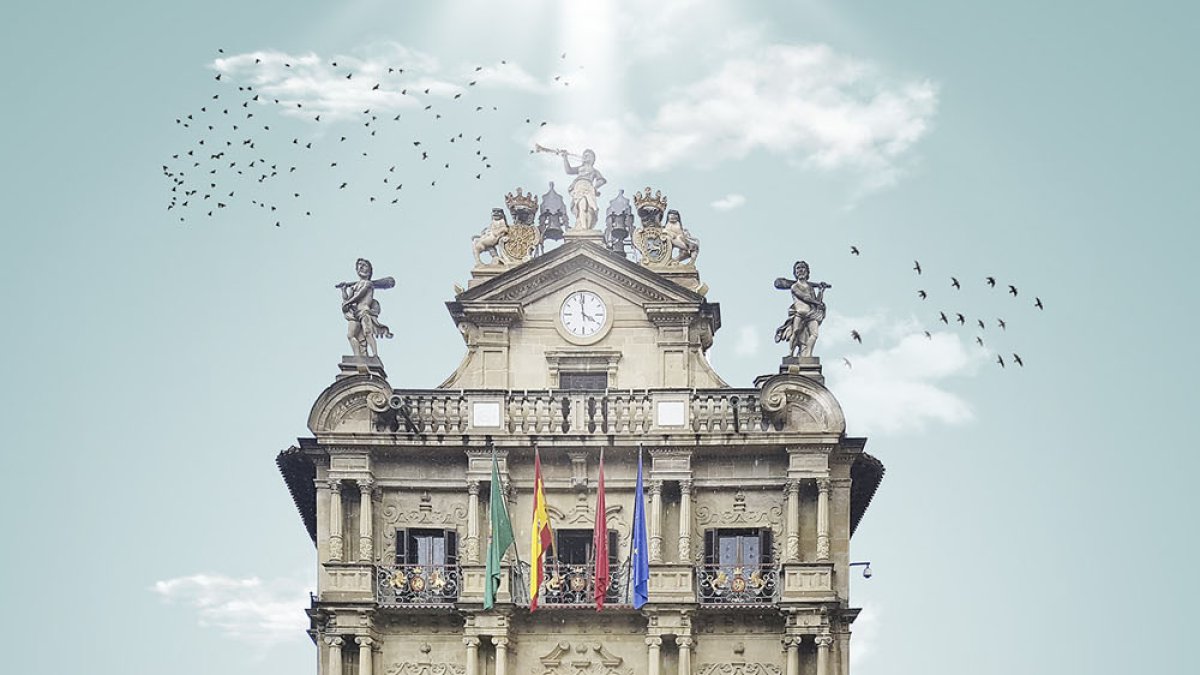 El Ayuntamiento de Pamplona es una de las imágenes icónicas de la campaña.