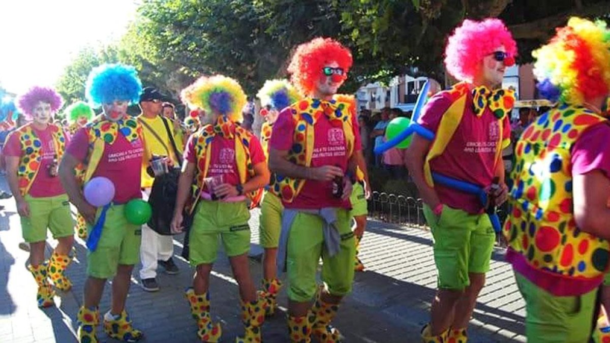 Desfile de disfraces y carrozas no faltaron en las calles, de las que estos días se adueña el colorido que trae consigo el buen humor, en este caso de los grandes, medianos y pequeños de Melgar-ECB
