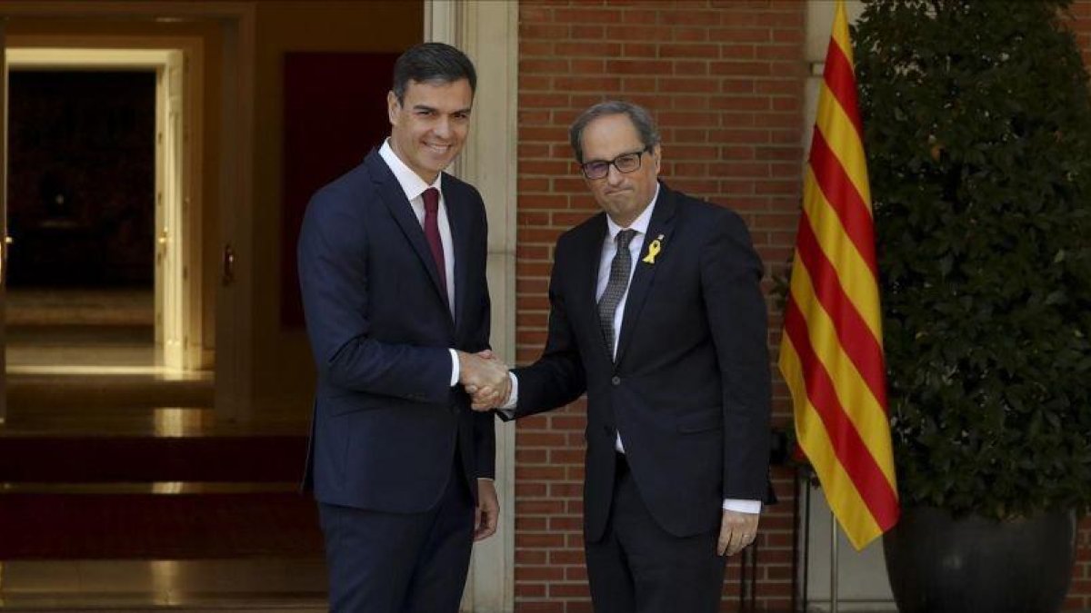 El presidente del Gobierno, Pedro Sánchez, y el jefe del Govern, Quim Torra, en la Moncloa, el pasado 9 de julio.-EFE / BALLESTEROS