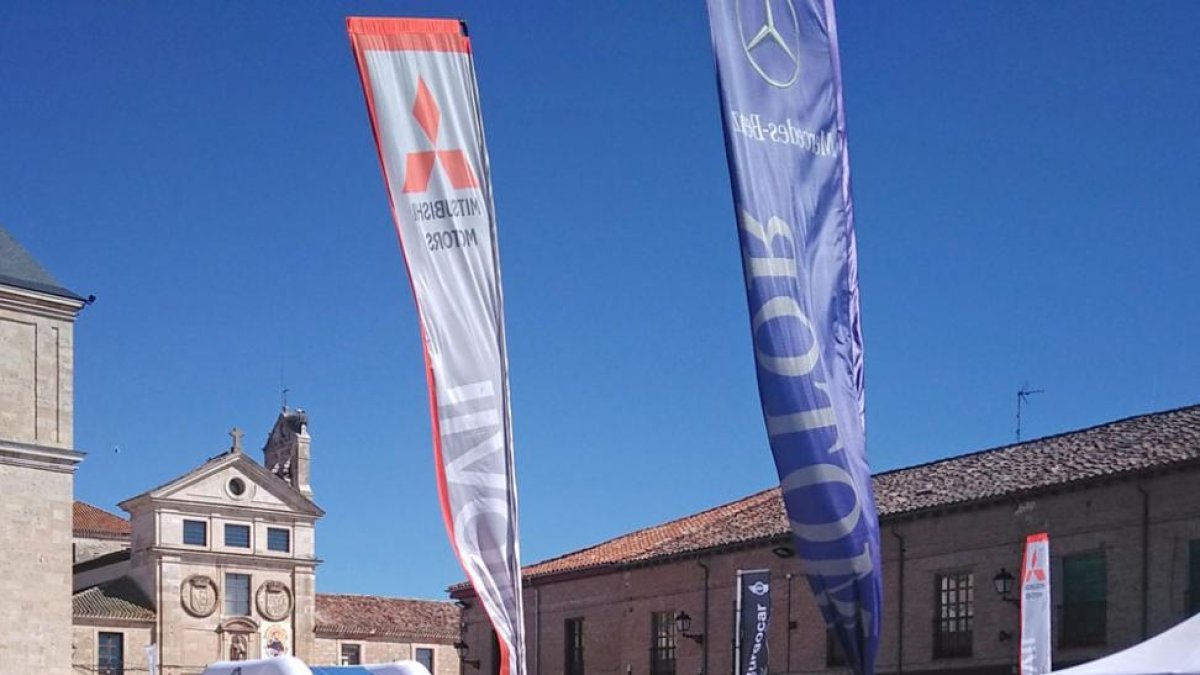 Vehículos en exposición durante la Feria de Lerma del pasado 1 de mayo.-ECB