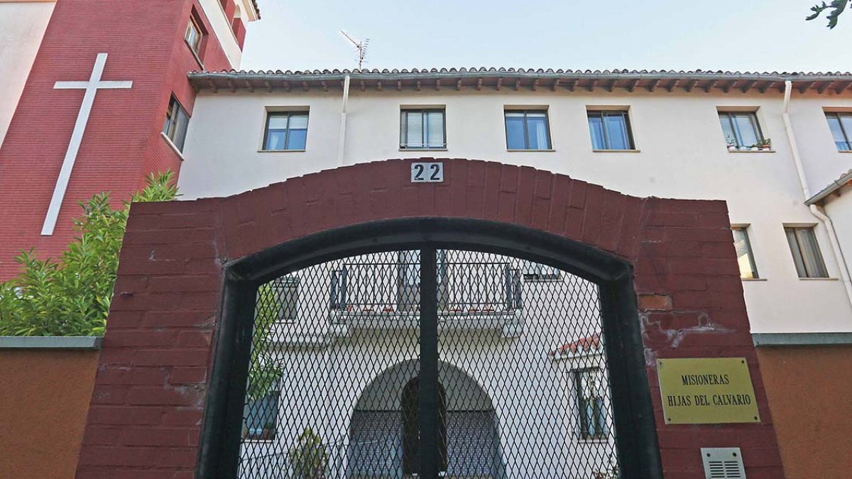 El convento está en la calle Pradoluengo. RAÚL OCHOA
