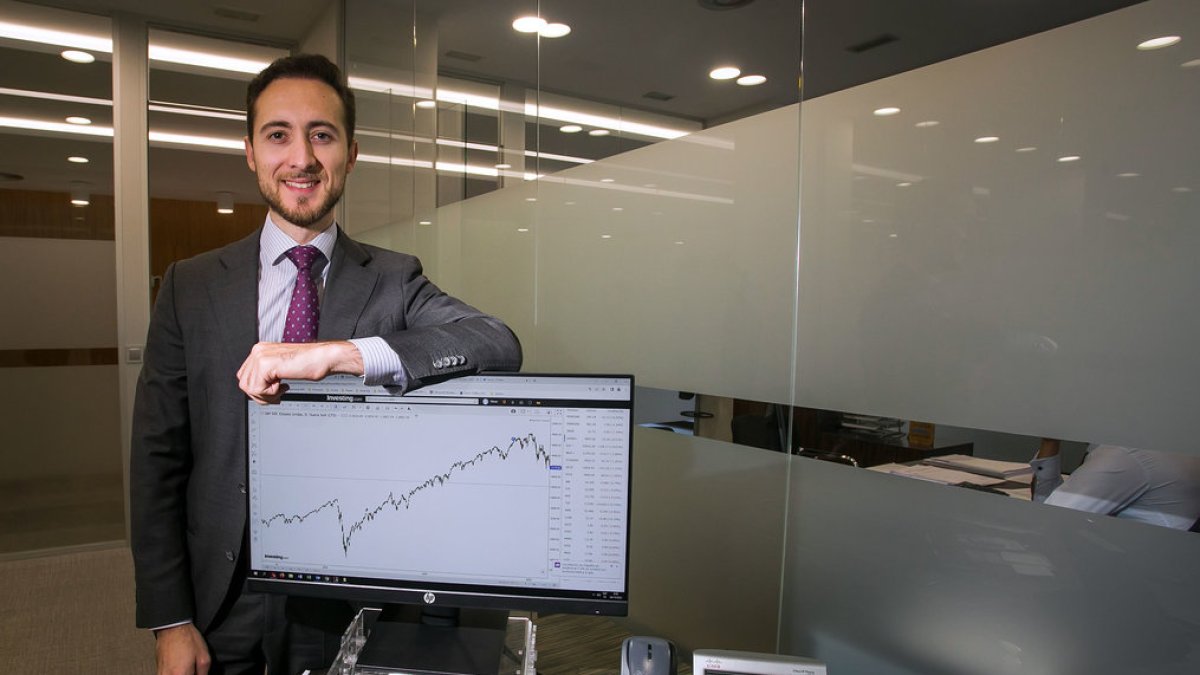Omar Morales García, Premio al Mejor Banquero Promesa de España. TOMÁS ALONSO
