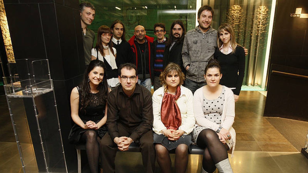 Parte del equipo de 'Nerea a las seis' ayer en el estreno - SANTI OTERO