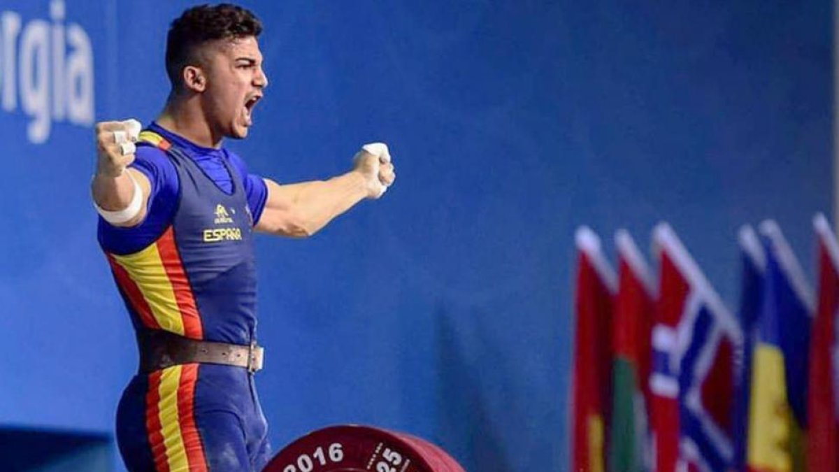 Junior Santana celebra un levantamiento válido en su última gran cita internacional, el Mundial del Tbilisi.-ECB
