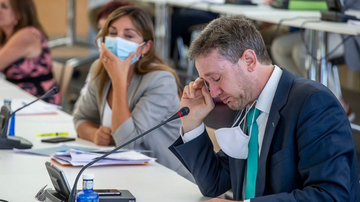 Javier Lacalle no ha podido contener las lágrimas al despedirse de la política municipa. ICAL