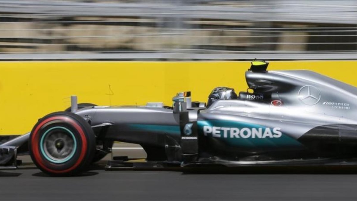 Rosberg, durante la calificación en el circuito urbano de Bakú.-EFE