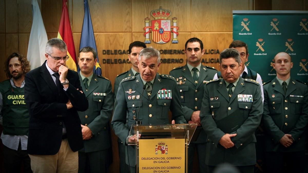 El coronel de la Unidad Central Operativa (UCO) de la Guardia Civil, Manuel Sánchez Corbí, en el centro. /-CABALAR (EFE)