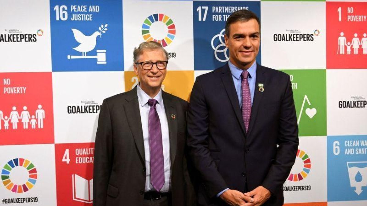 Bill Gates y Pedro Sánchez, en un acto de la Fundación Bill y Melinda Gates, el miércoles en Nueva York.-POOL MONCLOA