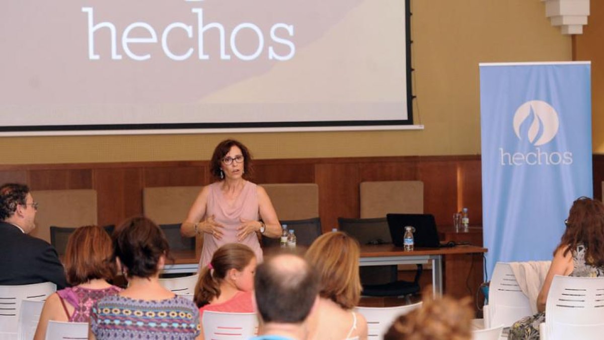 La charla sobre bullying se desarrolló en el Monasterio de San Agustín.-ISRAEL L. MURILLO