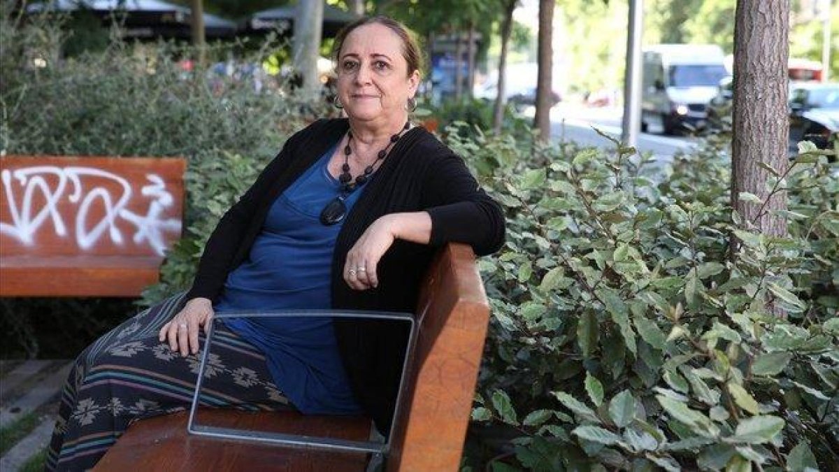 La periodista Gabriela Selser, durante su estancia en Barcelona.-XAVIER GONZÁLEZ