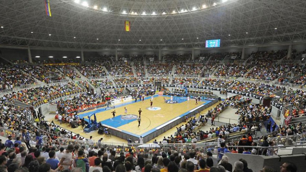 Vista general del Coliseum durante un partido de la selección española.-ISRAEL L. MURILLO