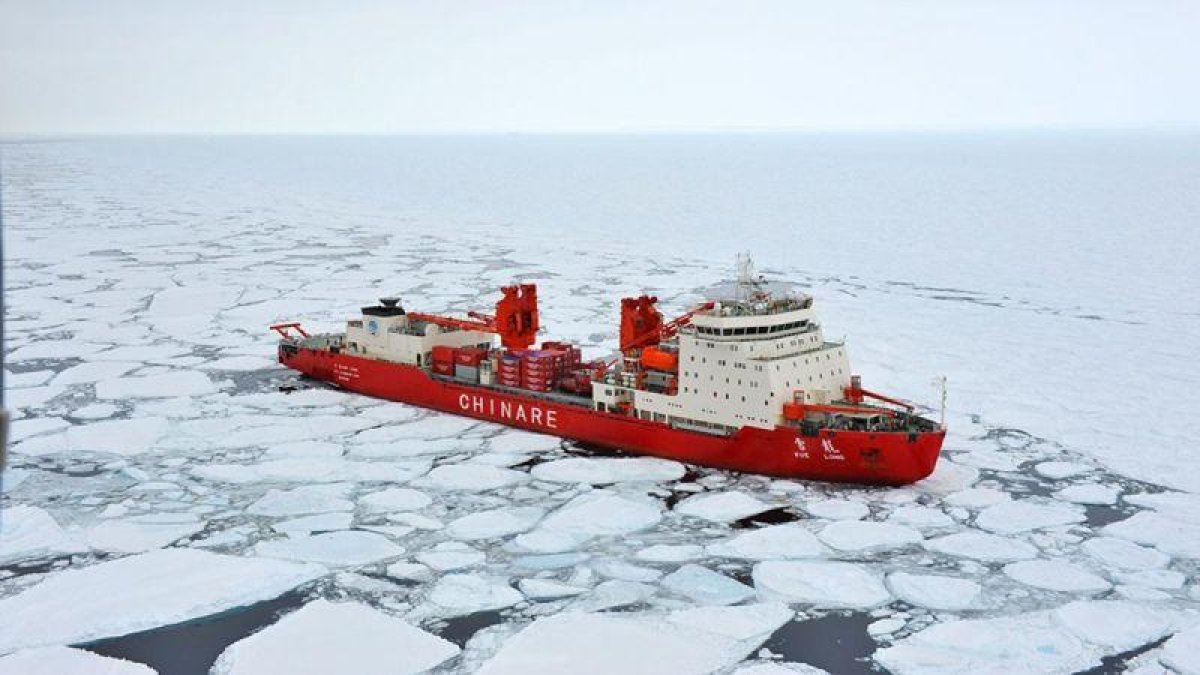 Buque chino Xuelong (Dragón de Nieve) colisionó contra un iceberg en la Antártida.-EL PERIÓDICO