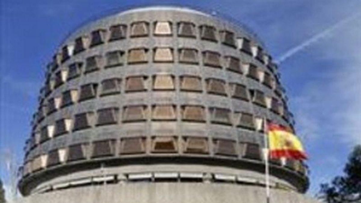 El edificio del Tribunal Constitucional, en Madrid, ayer.-AGUSTÍN CATALÁN