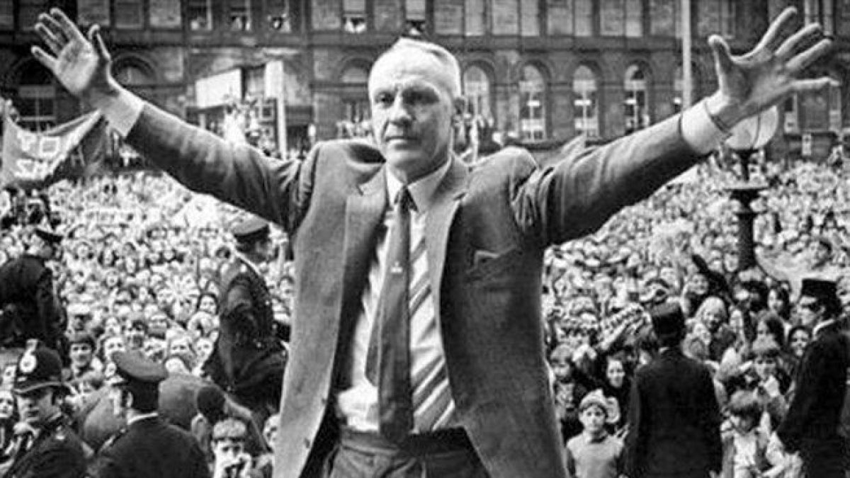 Bill Shankly, en una recepción en Liverpool tras conquistar un título.-ARCHIVO EP