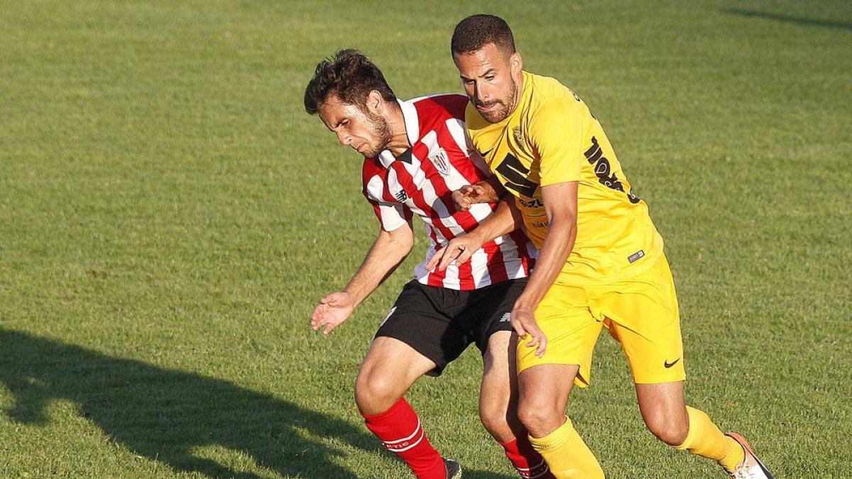 El Burgos aún no sabe ganar.-SANTI OTERO
