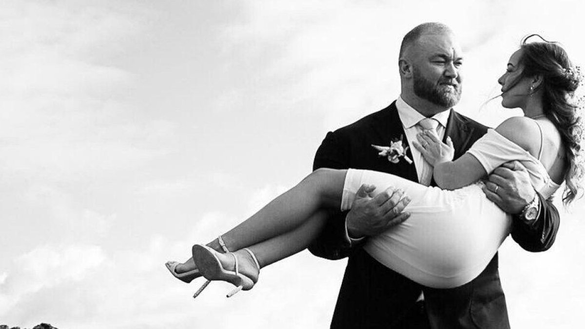 La Montaña, junto a su esposa-