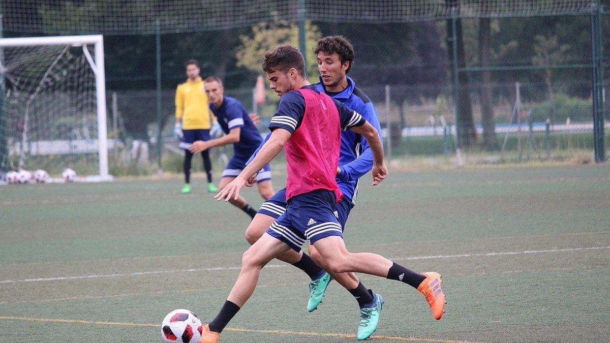 El recién llegado Miguel Díaz junto a Galder Cerrajería durante un entrenamiento en el Polideportivo Anduva.-@CDMIRANDES