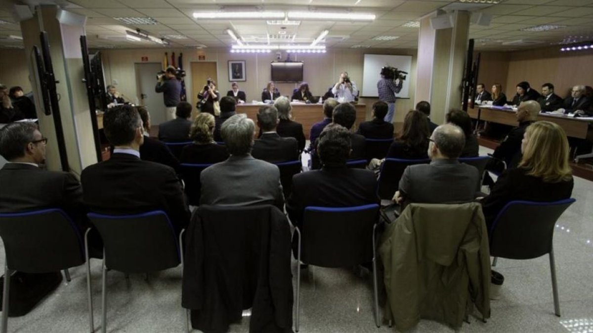El banquillo de los acusados del juicio del 'caso Nóos'.-EFE