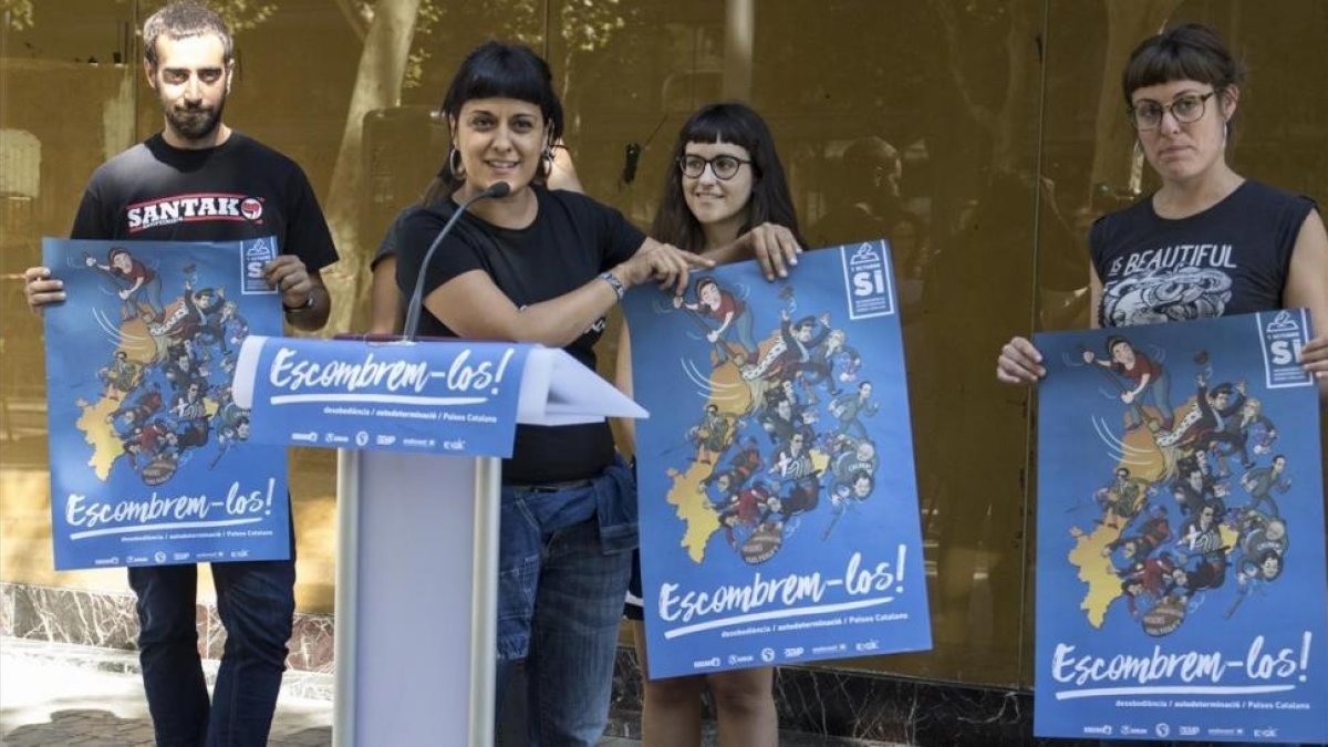 Anna Gabriel durante la presentación de la campaña Autodeterminació, desobediència, Paisos Catalans, escombrem-los.-MIREIA REYNAL