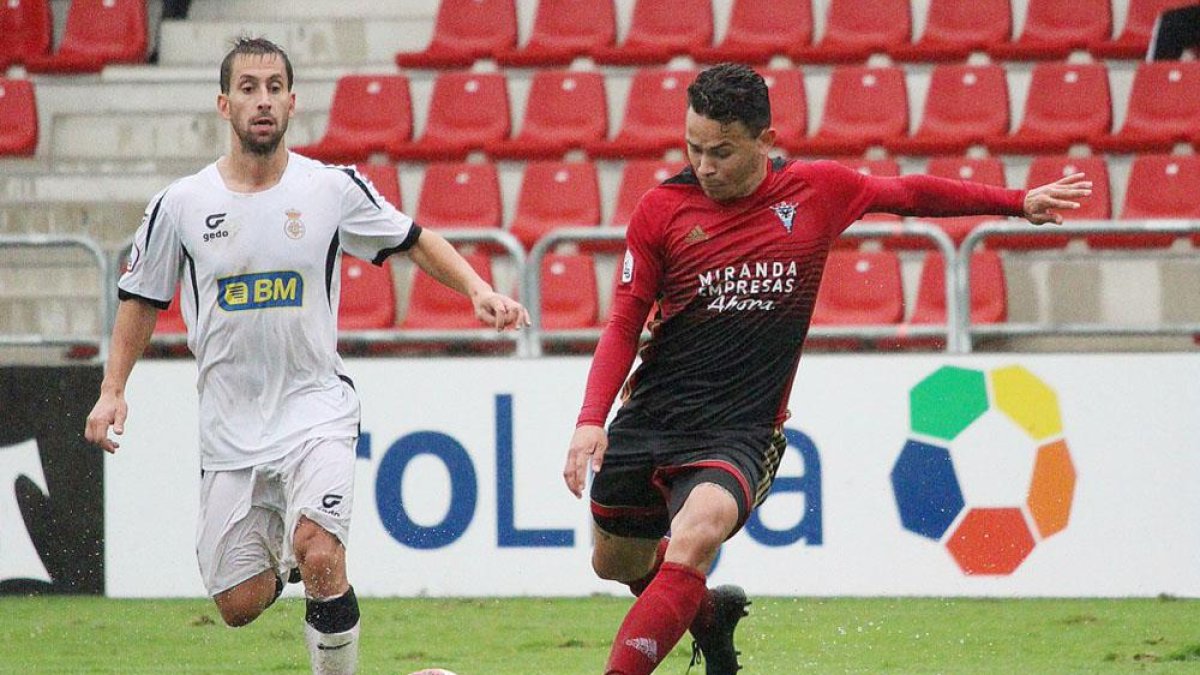 Lance del partido disputado ayer en Anduva.-TWITTER / @CDMIRANDES