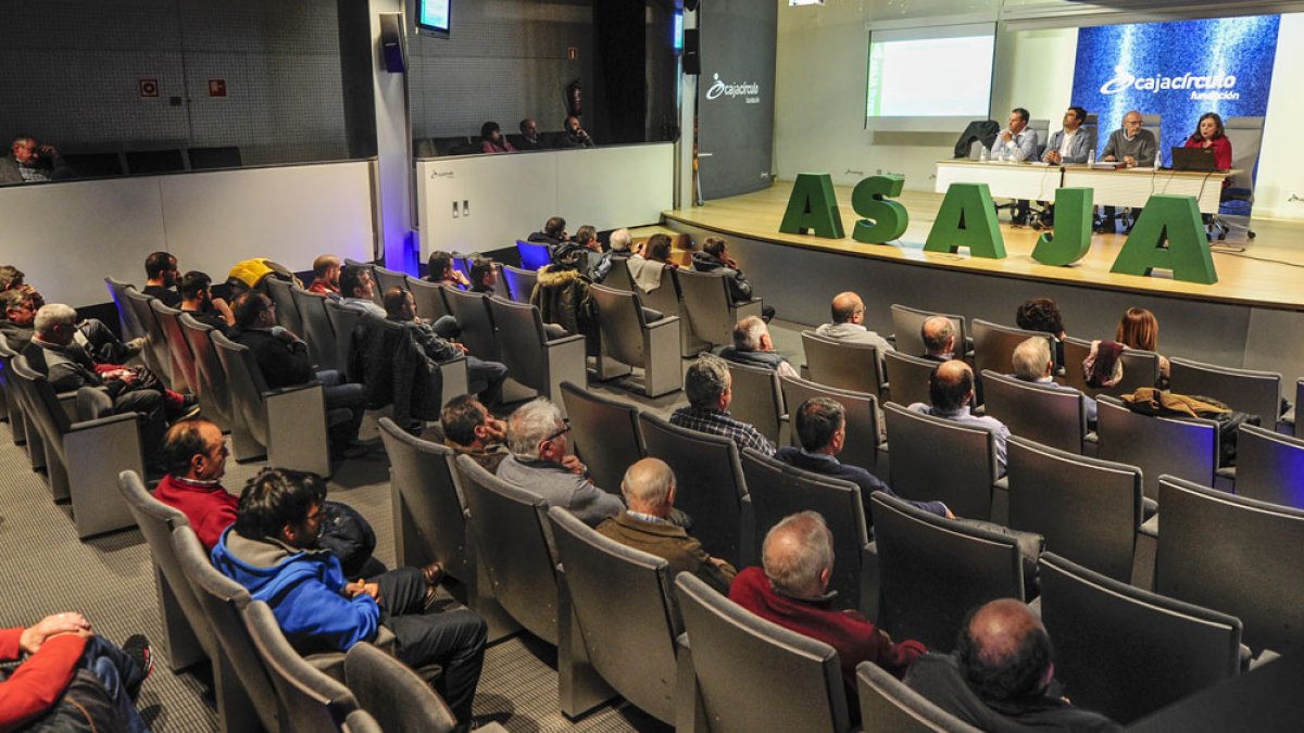 Los responsables de Asaja hicieron un balance muy positivo de las movilizaciones ayer en la asamblea anual en Burgos. S. O.