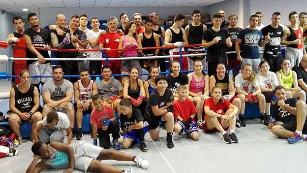 La iniciativa deportiva estrella es el equipo de boxeo que ya cuenta con 30 usuarios.-ECB