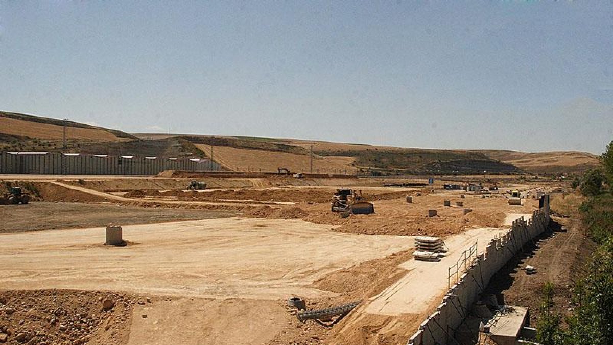 Está primera fase consiste en la urbanización de los primeros 60.000 metros de la Telof.-G. G.