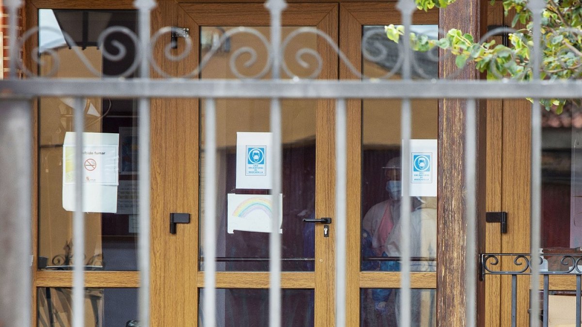 La residencia permanece aislada desde que se detectó el brote. PACO SANTAMARÍA