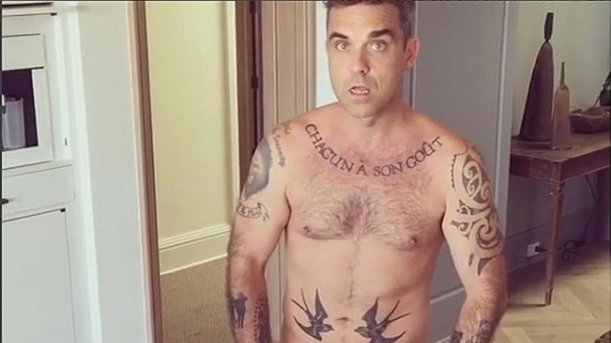 Robbie Williams, desnudo en un vídeo casero colgado de Instagram.-INSTAGRAM