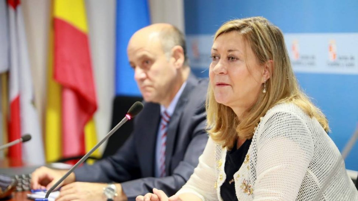 La consejera de Economía y Hacienda, Pilar del Olmo, presenta la Contabilidad Regional de Castilla y León correspondiente al II trimestre de 2015-Ical