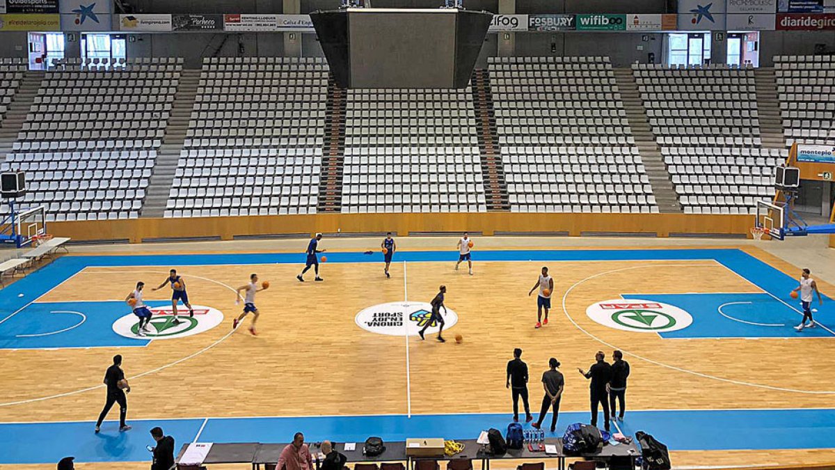 Vista general de Fontajau durante el entrenamiento de ayer del San Pablo en Gerona antes de viajar a Sassari. @SANPABLOBURGOS