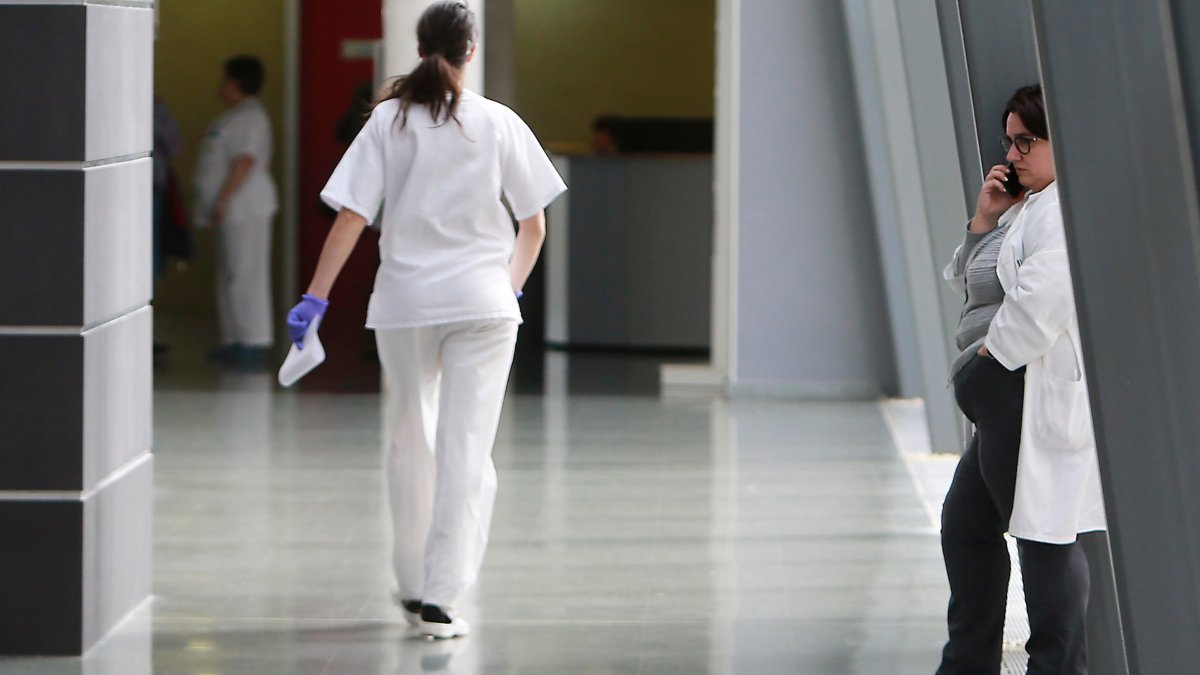 Sanitarios en el hospital de Miranda. RAUL OCHOA
