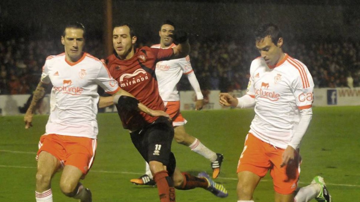 Los burgaleses se impusieron en el duelo de ida en Anduva por 1-0-J. E. Egurrola