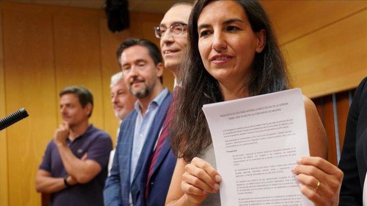 Rocío Monasterio (Vox), en rueda de prensa en la Asamblea de Madrid.-JOSÉ LUIS ROCA