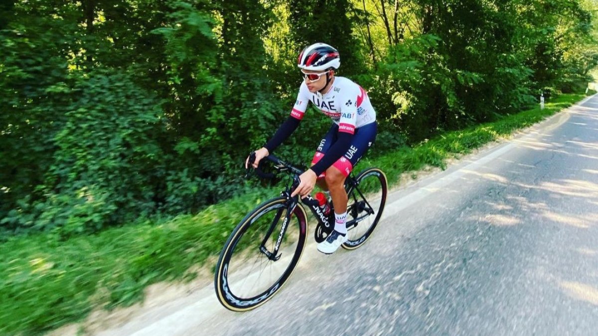 El corredor colombiano llega a Burgos procedente del UAE Team Emirates. FOTO: @CAMILOARDILA02